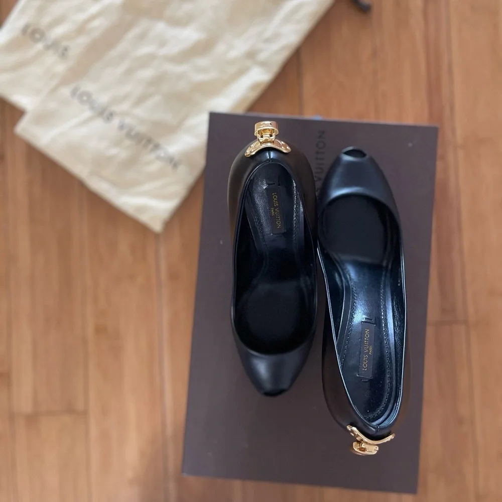 AUTHENTIC Louis Vuitton locket pumps high heels ☀️ - Picture 17 of 17